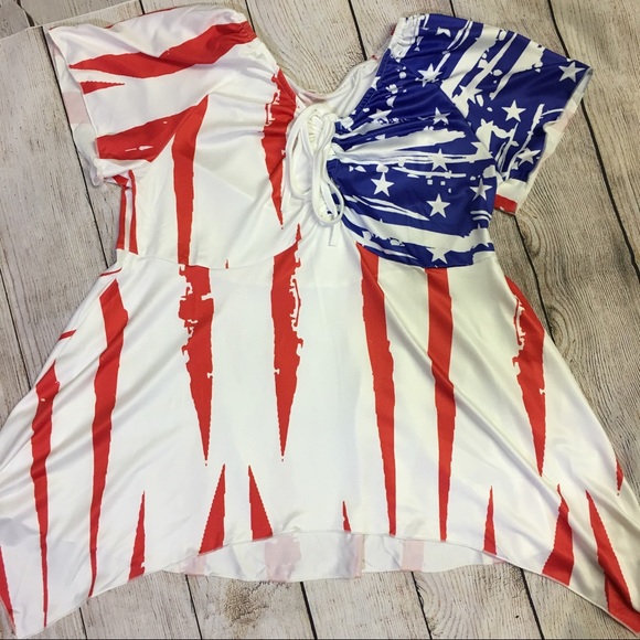3/$25 Patriotic American Flag Style Gathered Front Top Size Medium - Picture 3 of 6